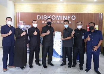 Jumat Berkah, Diskominfo Tanda Tangani PKS TTE Dengan BSRE