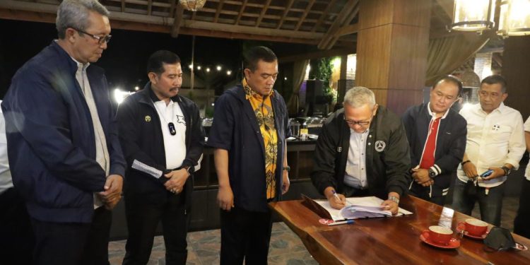 Kuningan-Cirebon Tandatangani Kerja Sama Pengelolaan Air