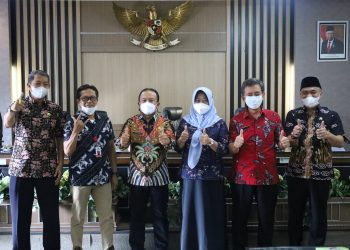 Terkena Alih Tugas, Ketiga Asisten Langsung Serah Terima Jabatan