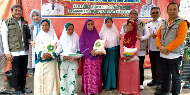 Bentuk Cinta Sesama, LKKS Gelar Pengobatan Gratis Dan Bagikan 154 Paket Sembako