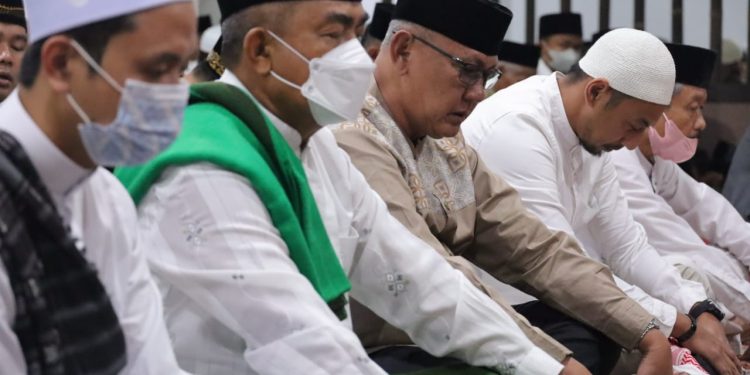 Bupati Acep Dan Wabup Ridho Sholat Idul Adha Di Masjid Agung Syiarul Islam