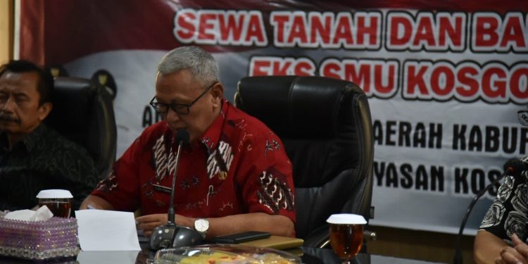 Penandatanganan MOU eks SMU Kosgoro, Bupati : dapat menjadi hadiah terindah untuk anak-anak dan guru pendidik SDN 17 Kuningan