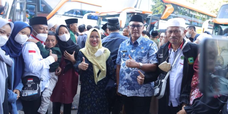 Sambut Kepulangan Jamaah Haji Kabupaten Kuningan, Bupati Acep Sampaikan Ucapan Syukur