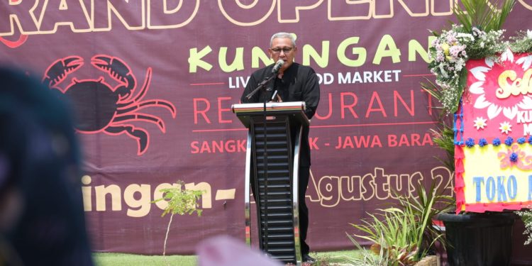 Live Seafood Market Restaurant resmi di Buka Bupati Acep