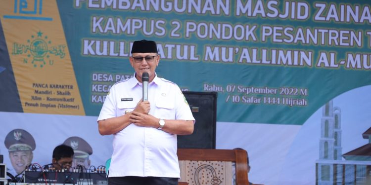 Peletakan Batu Pertama Pembangunan Masjid “Zainal ‘Abidin” di hadiri Bupati Kuningan.