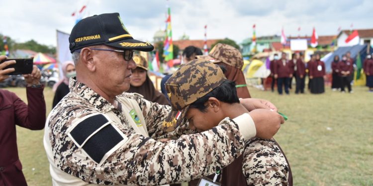 Buka Kemah Bhakti Pendidikan Kesetaraan, Bupati : Kemah Bhakti Meningkatkan Mutu Pendidikan Pendidikan Kesetaraan Paket B Dan Paket C, Memupuk Sikap Disiplin, Gotong Royong, Dan Solidaritas