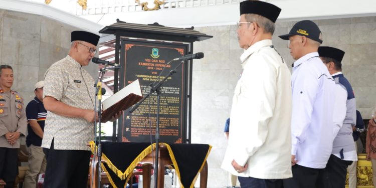 Bupati Kuningan Kukuhkan Pengurus FKUB, FPK, dan FKPM Kabupaten Kuningan.