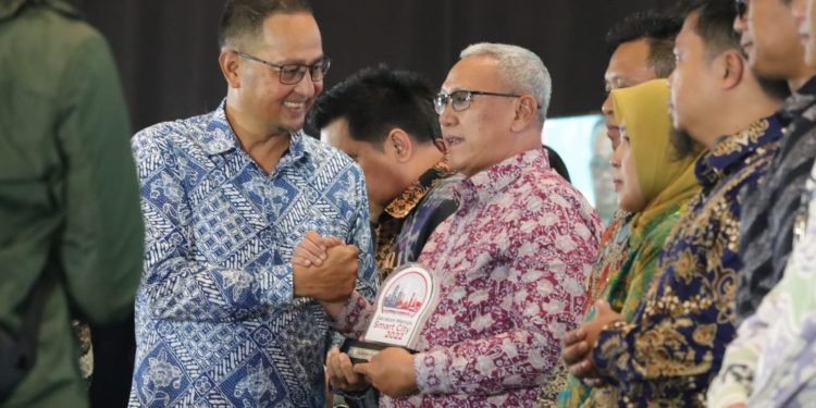 Pemkab Kuningan Raih Penghargaan Gerakan Menuju Smart City