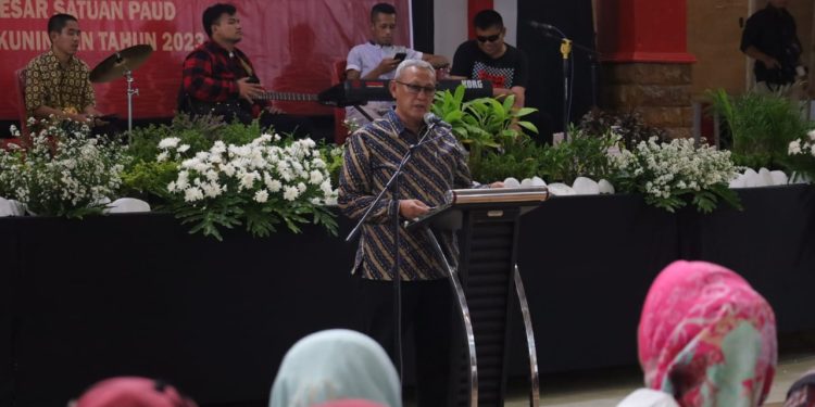 Bupati Kuningan Hadiri Silaturahmi dan Pelepasan Purnabakti Penilik PAUD, Kepala dan Guru TK se Kabupaten Kuningan