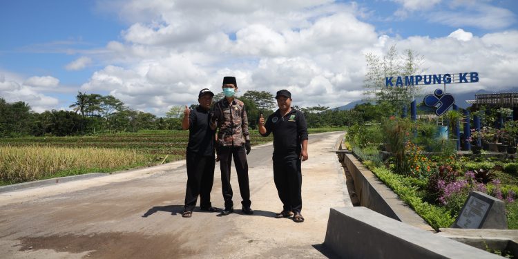 Tingkatkan Pelayanan Publik, Pemdes Padarek Terus Benahi Infrastruktur