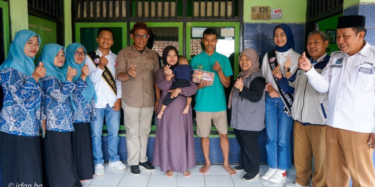 KOLABORASI DPPKBP3A DAN BKKBN JABAR CEGAH STUNTING DI DESA CISANTANA