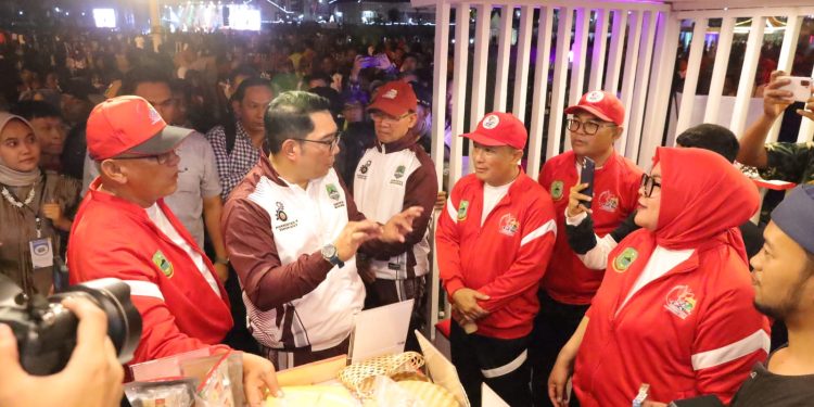 Kabupaten Kuningan Memikat Hati Pengunjung dengan Produk Unggulan di Pameran Produk Unggulan Porsenitas X