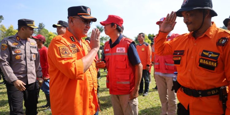 Bupati Kuningan Pimpin Apel Kesiapsiagaan: Bersatu Lawan Karhutla Demi Keamanan Wilayah