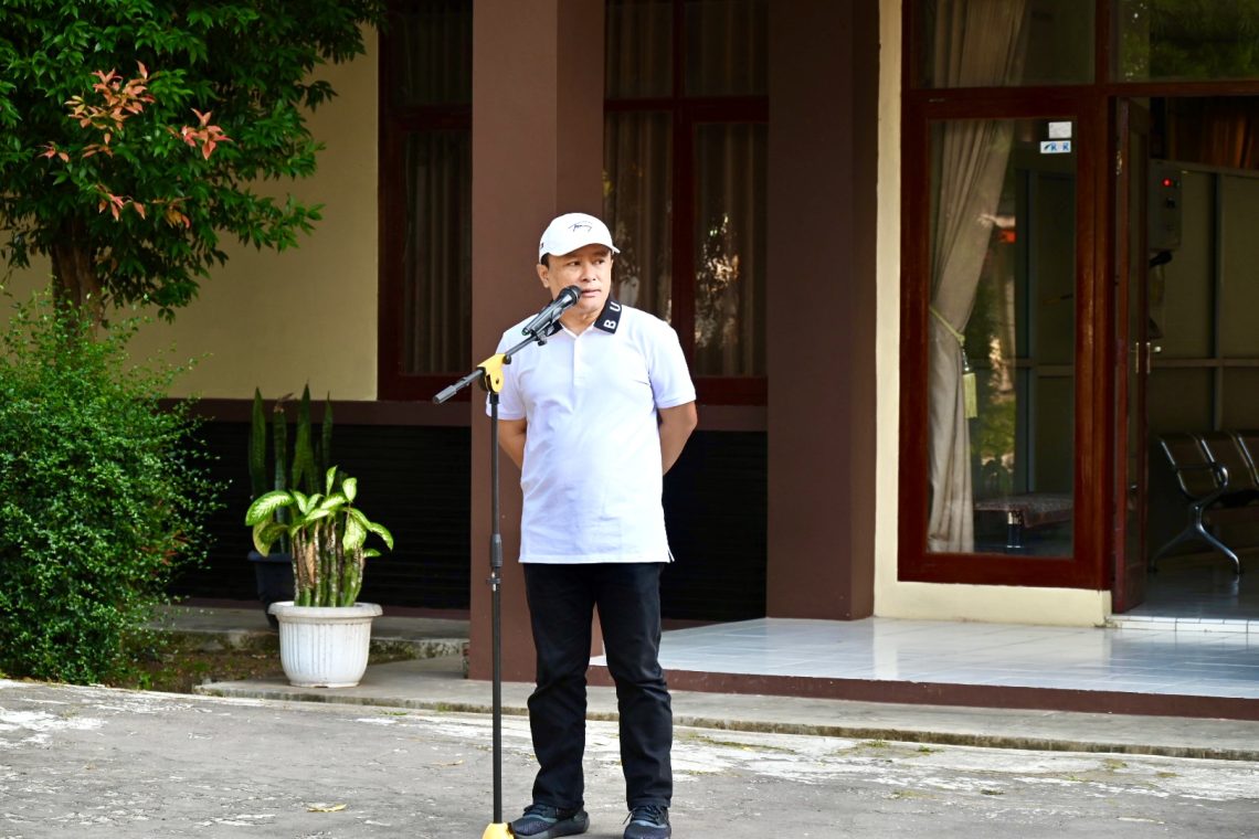 Pimpin Apel Pagi di Disnakertrans , Sekda Dian : ASN Harus Siap Hadapi Era Kecerdasan Buatan