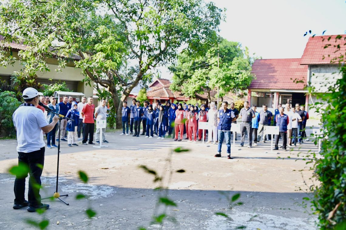 Pimpin Apel Pagi di Disnakertrans , Sekda Dian : ASN Harus Siap Hadapi Era Kecerdasan Buatan