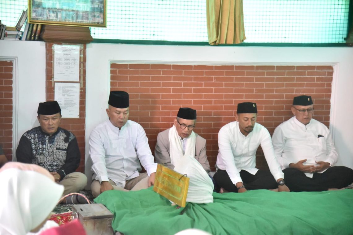 Ziarah Ke Makam Leluhur Dalam Rangkaian Hari Jadi Kuningan ke 525, Acep; Ruang Mengingat Jasa Pendahulu