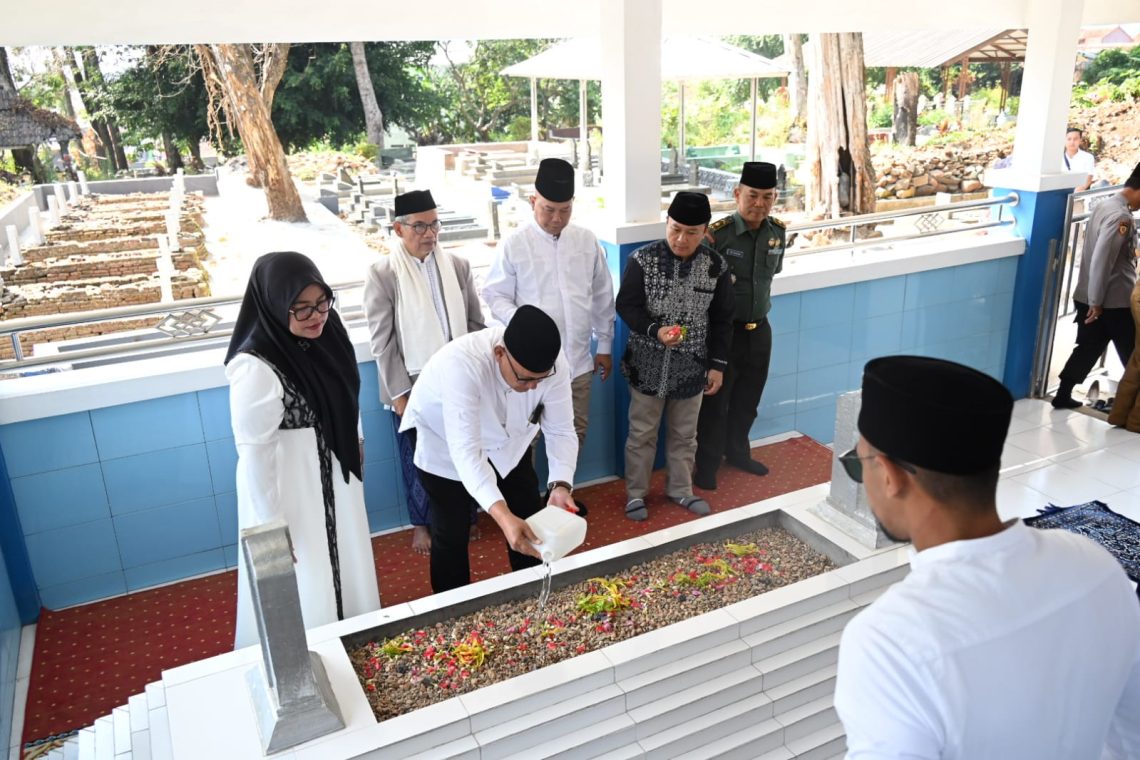 Ziarah Ke Makam Leluhur Dalam Rangkaian Hari Jadi Kuningan ke 525, Acep; Ruang Mengingat Jasa Pendahulu