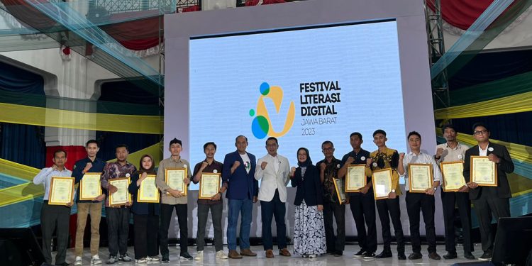 Desa Jambar dan Sadamantra Raih Prestasi Sayembara Desa Digital