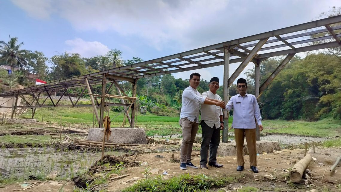 Pembangunan Jembatan Cipanca, Upaya Pemdes Darma Hubungkan Dusun Yang Terisolir