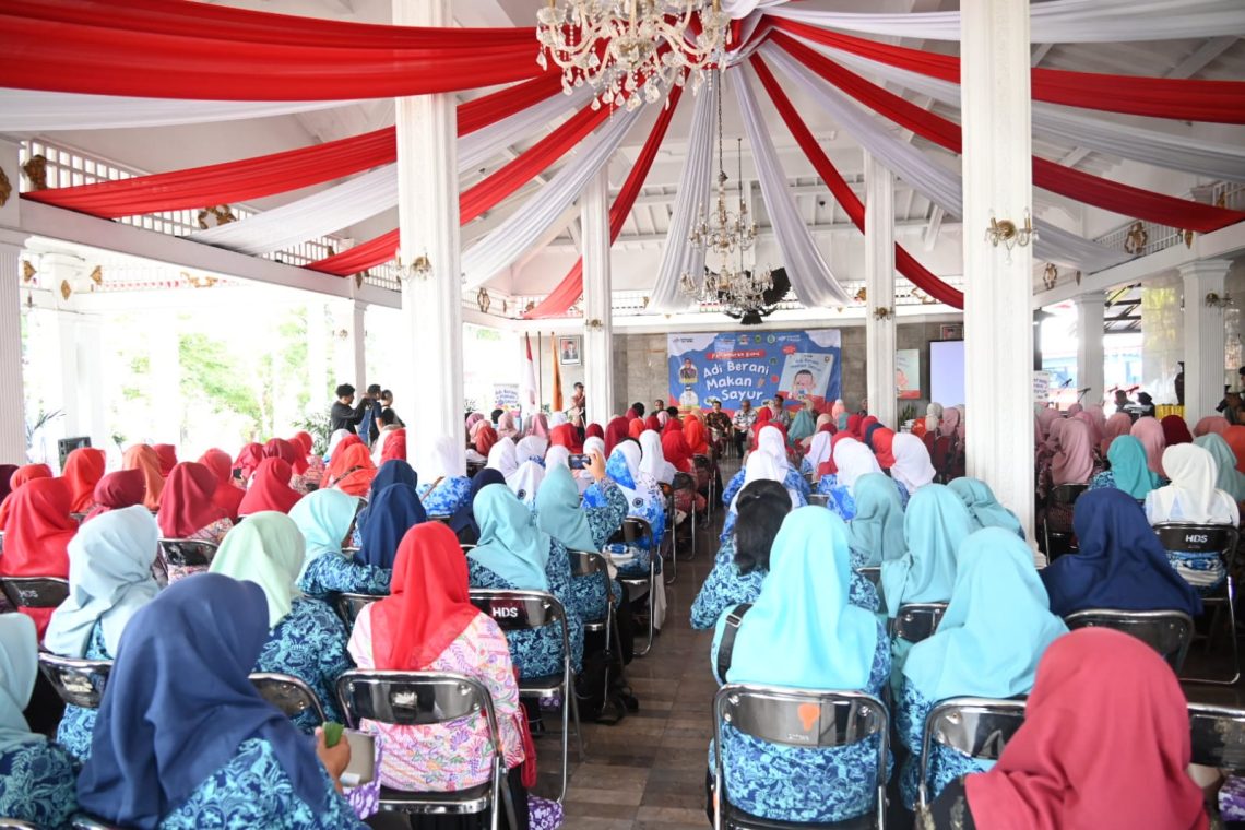 Bunda Paud Kuningan Luncurkan Buku “Adi Berani Makan Sayur”