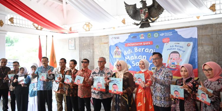 Bunda Paud Kuningan Luncurkan Buku “Adi Berani Makan Sayur”