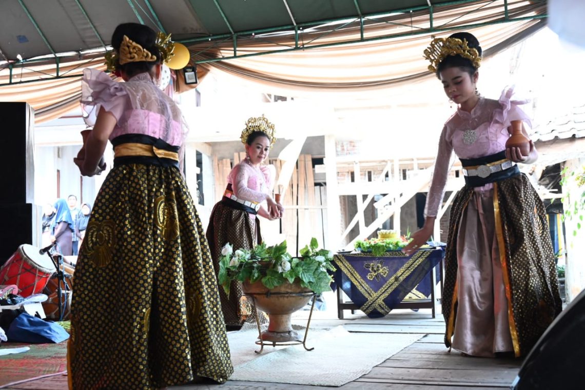 Bupati Kuningan Hadiri Babarit Milangkala Desa Kertayuga Ke-77