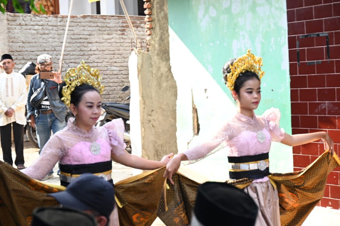 Bupati Kuningan Hadiri Babarit Milangkala Desa Kertayuga Ke-77