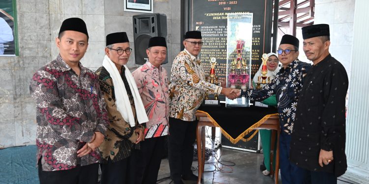 Menyambut Hari Santri Nasional Tahun 2023, Bupati Buka Lomba Albarzanji
