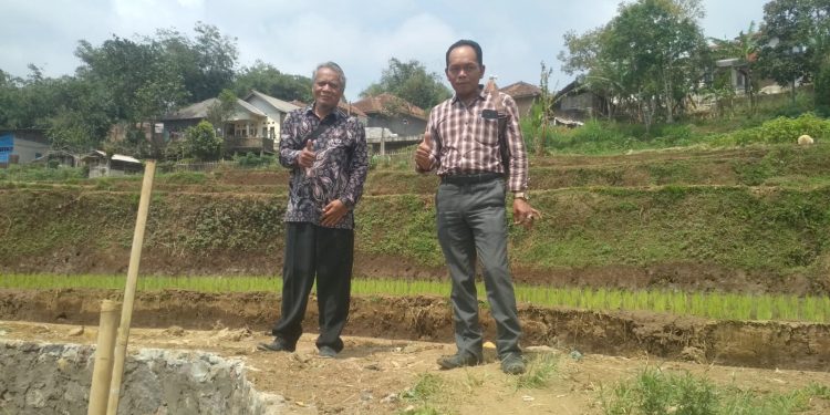 Permudah Akses Petani, Pemdes Karanganyar Bangun JUT dan Saluran Irigasi