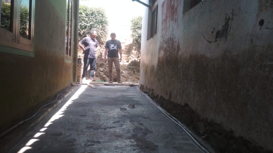 Benahi Infrastruktur, Pemdes Gunungsirah Bangun Jalan Lingkungan