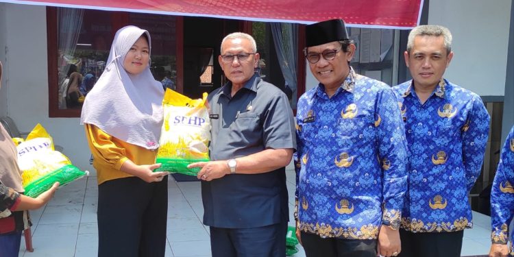 Operasi Pasar Murah Beras di Kabupaten Kuningan Membantu Masyarakat Hadapi Kenaikan Harga