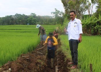Pemdes Cileuleuy, Manfaatkan Tambahan Dana Desa Untuk Pipanisasi Air Bersih dan Irigasi Pertanian