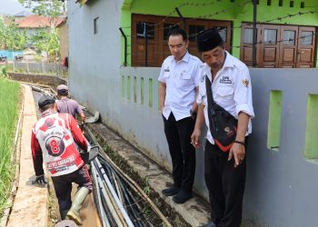 Atasi Kekeringan Lahan Pertanian, Pemdes Jambar Lakukan Normalisasi Saluran Irigasi