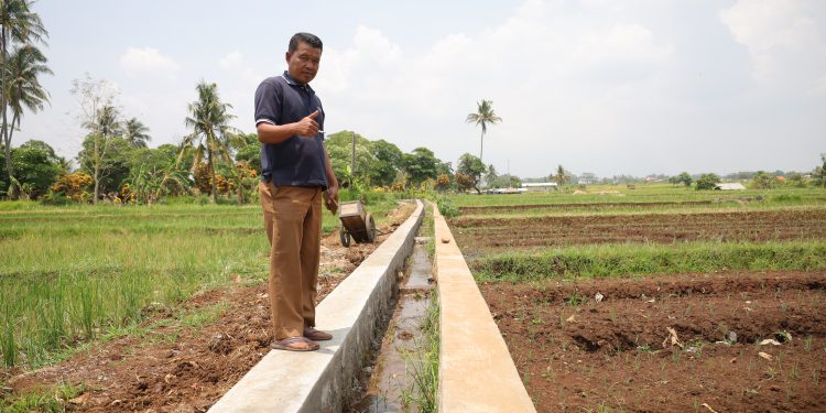 Pemdes Sukamulya Manfaatkan Tambahan Dana Desa Bangun TPT Irigasi