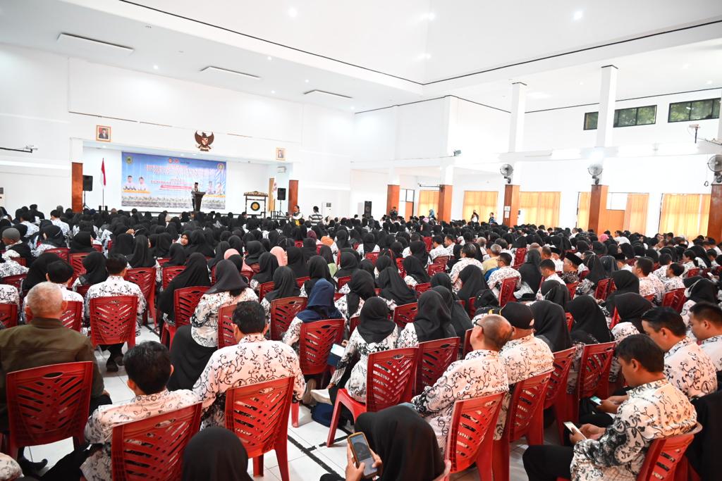 Rangkaian HUT PGRI Ke 78 di buka Bupati Acep, Media Tingkatkan Kompetensi dan Profesionalisme Guru 