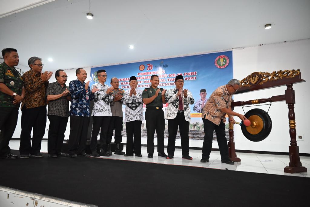 Rangkaian HUT PGRI Ke 78 di buka Bupati Acep, Media Tingkatkan Kompetensi dan Profesionalisme Guru 