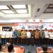 Bupati Acep, menutup sekaligus memberikan penghargaan Bulan Dana PMI Kabupaten Kuningan Tahun 2023