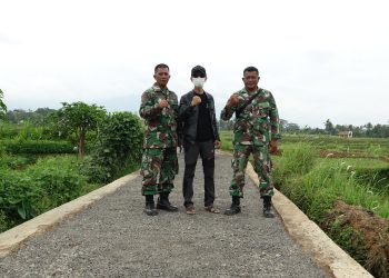 Karya Bakti Kodim 0615/Kuningan Bangun JUT di Desa Padarek