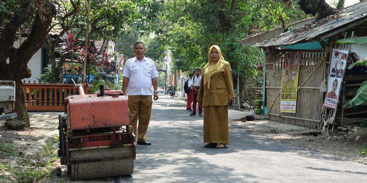 Jalan Diperbaiki, Warga Desa Gewok Sumringah