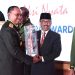 Dalam Sehari, Iip Hidajat Raih 2 Penghargaan Sekaligus