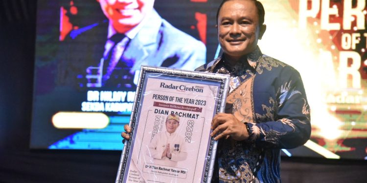 Sekda Dian Raih Penghargaan “Person Of the Year” Kategori Inisiator Birokrasi Berdampak