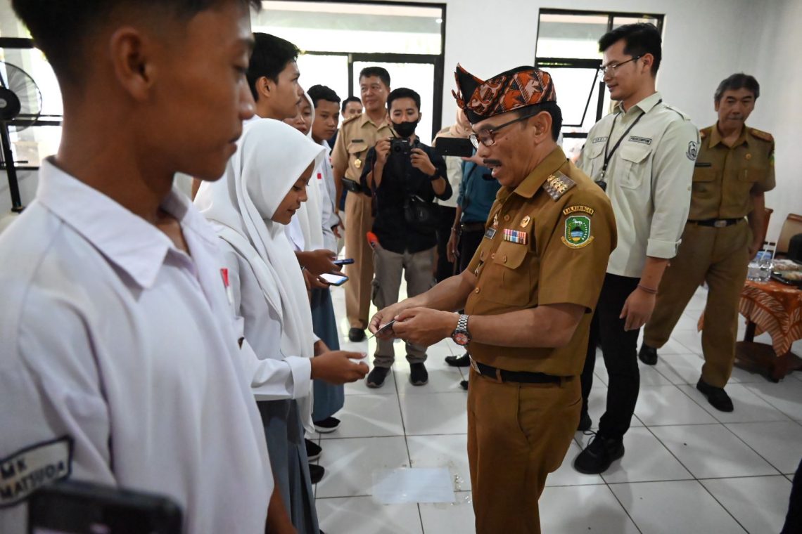 Terobosan Disdukcapil ; Ratusan Siswa SMK Auto Matsuda Sumringah Dapat KTP