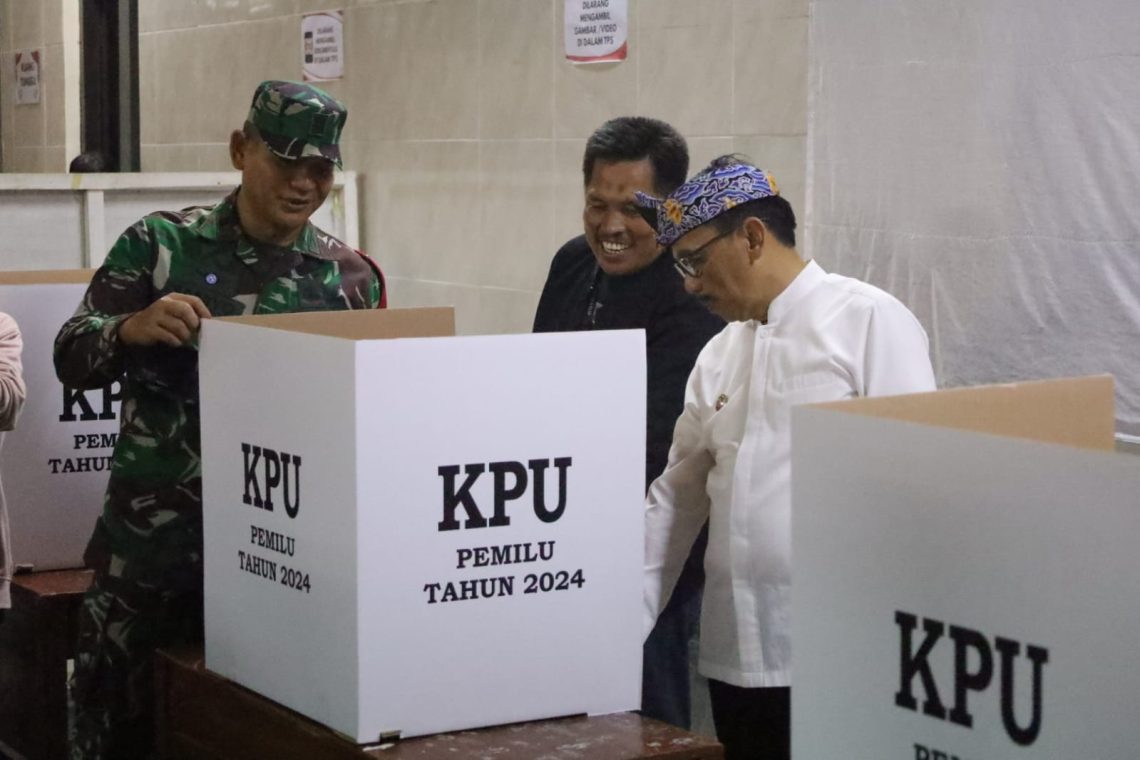 Pimpin Monitoring Persiapan Pelaksanaan Pemilu, Bupati Iip : Kita Doakan Bersama Pemilu Berjalan Lancar, Aman dan Tenang.