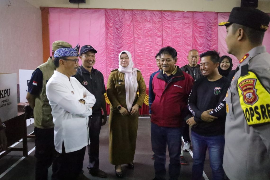 Pimpin Monitoring Persiapan Pelaksanaan Pemilu, Bupati Iip : Kita Doakan Bersama Pemilu Berjalan Lancar, Aman dan Tenang.