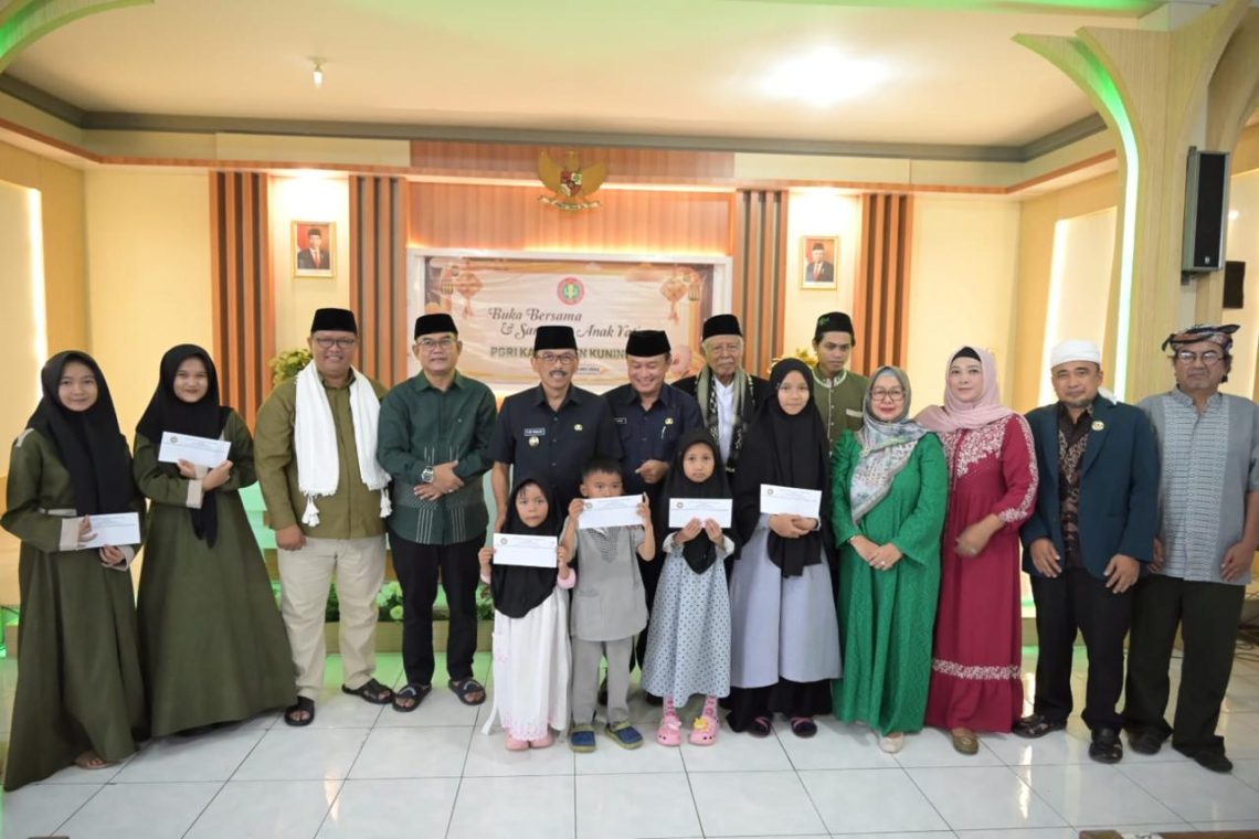 Selenggarakan Berbagi Kepada Anak Yatim, Iip Hidajat Apresiasi PGRI Kuningan