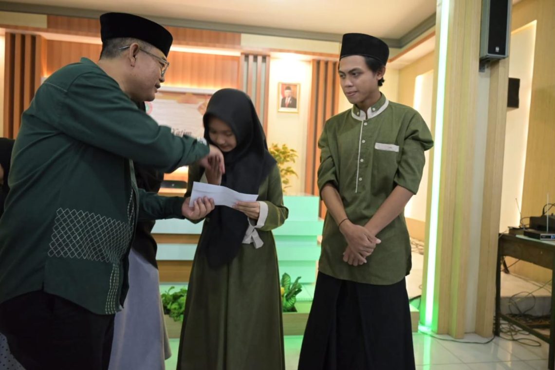 Selenggarakan Berbagi Kepada Anak Yatim, Iip Hidajat Apresiasi PGRI Kuningan