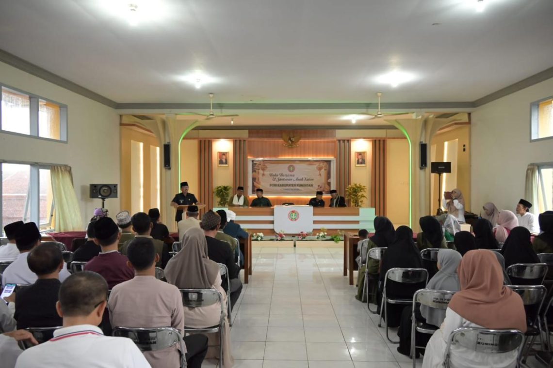 Selenggarakan Berbagi Kepada Anak Yatim, Iip Hidajat Apresiasi PGRI Kuningan