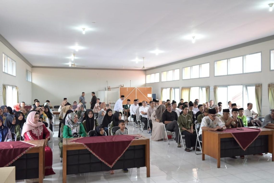 Selenggarakan Berbagi Kepada Anak Yatim, Iip Hidajat Apresiasi PGRI Kuningan