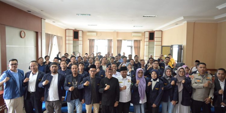 Perdana Gelar Raker, Karang Taruna Kabupaten Kuningan di Beri Challenge oleh Iip Hidajat