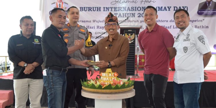 MAYDAY, Pemda Kuningan Rangkul Buruh Selenggarakan Halal Bihalal